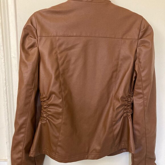 JACKETS - Picture 2 of 3